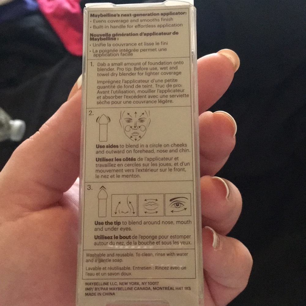 Foundation blending sponge & NYX setting spray - Picture 4 of 8